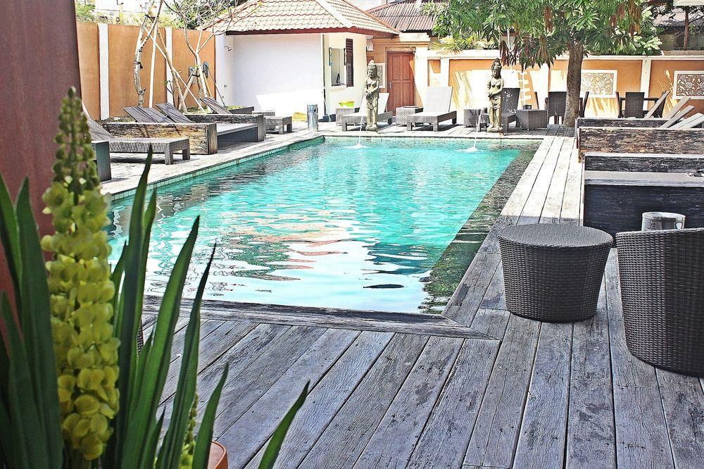Mirah Hostel Legian  Ngoại thất bức ảnh