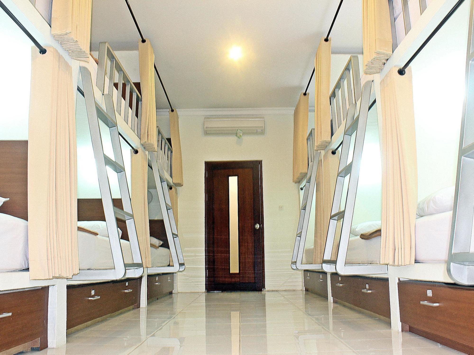 Mirah Hostel Legian  Ngoại thất bức ảnh