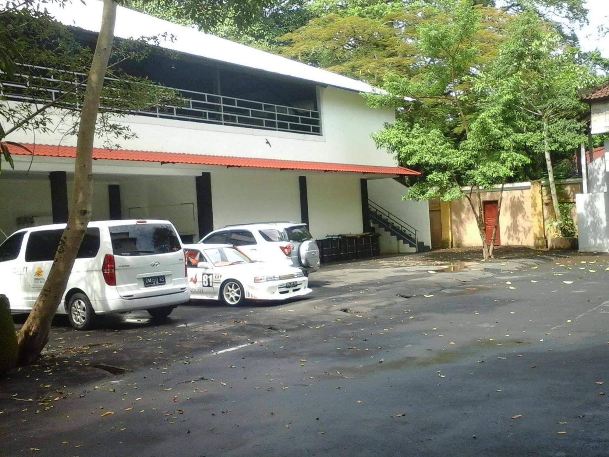 Mirah Hostel Legian  Ngoại thất bức ảnh