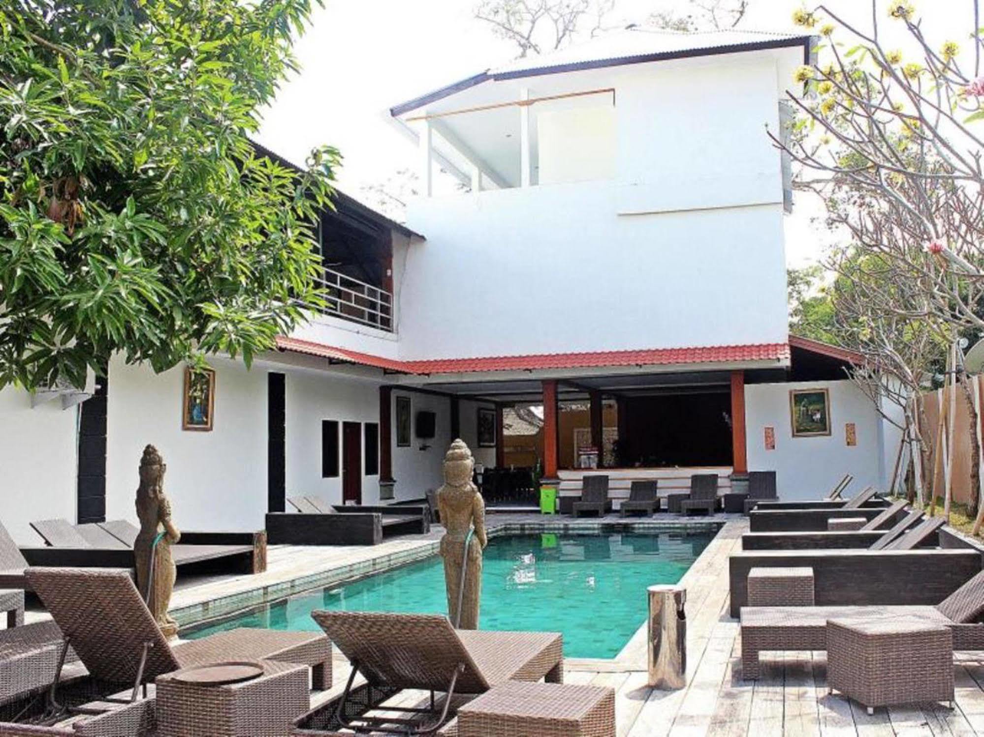 Mirah Hostel Legian  Ngoại thất bức ảnh