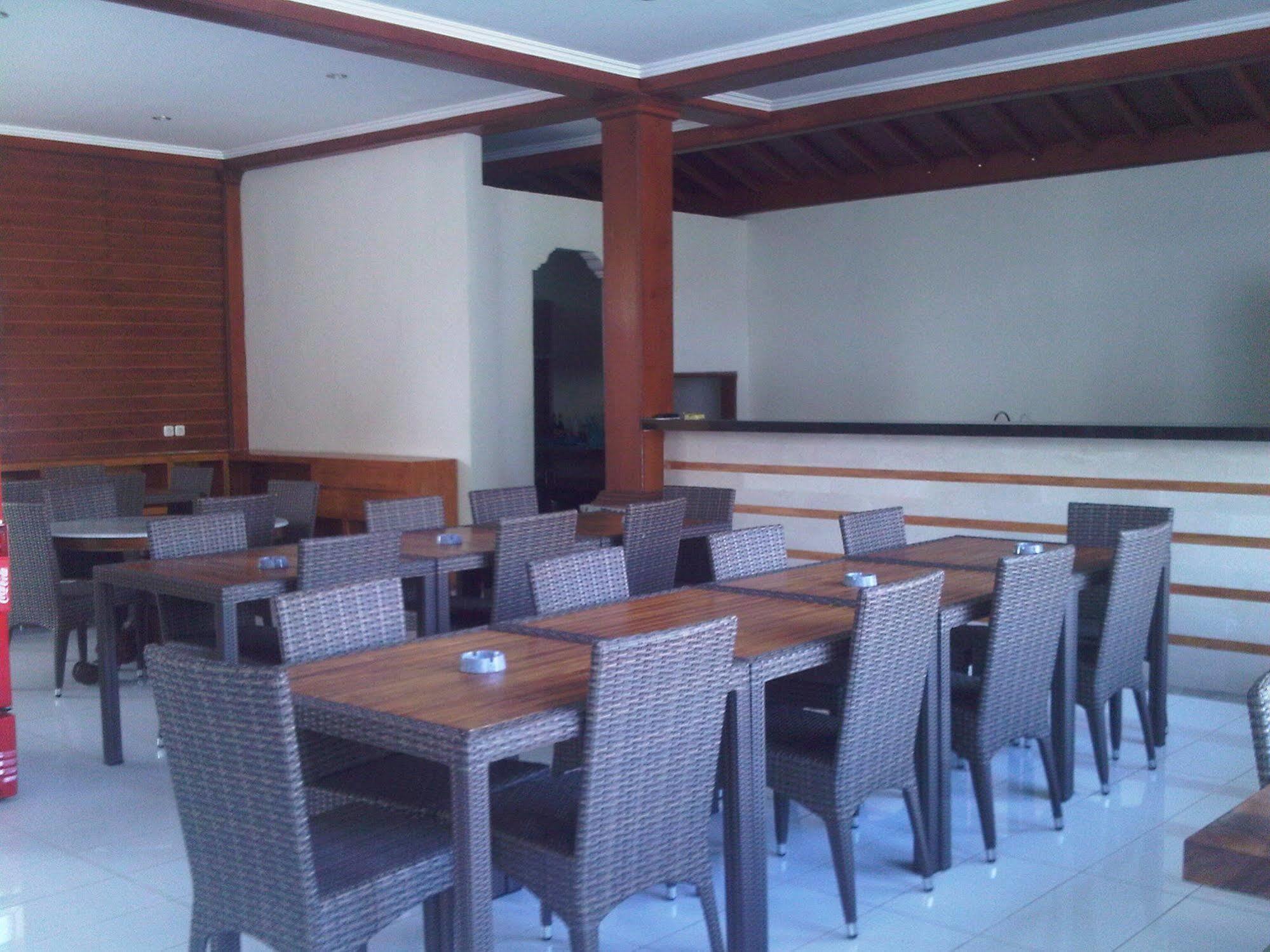 Mirah Hostel Legian  Ngoại thất bức ảnh