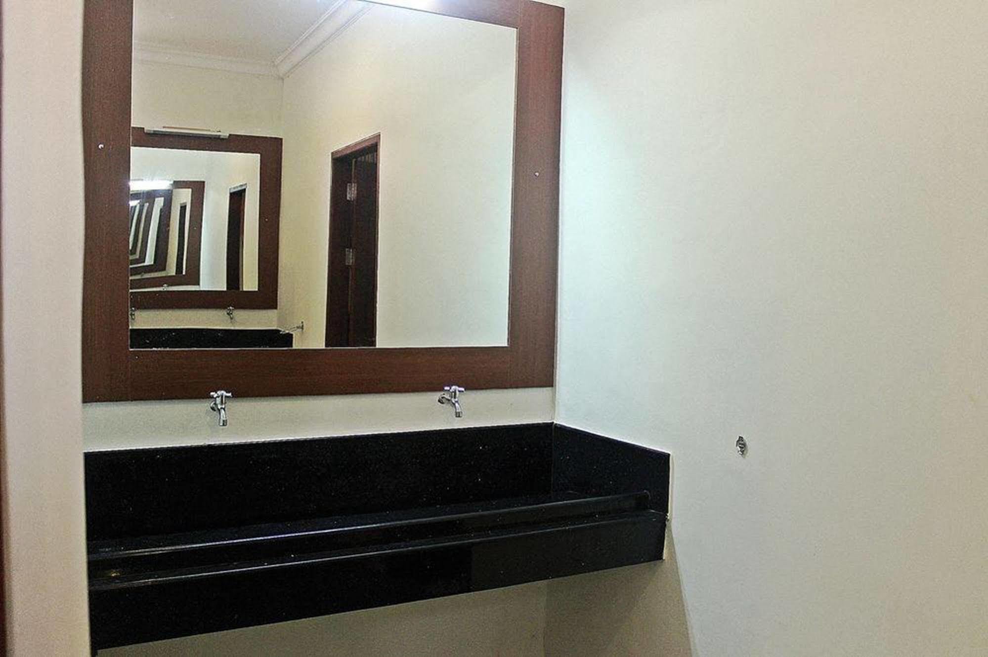 Mirah Hostel Legian  Ngoại thất bức ảnh