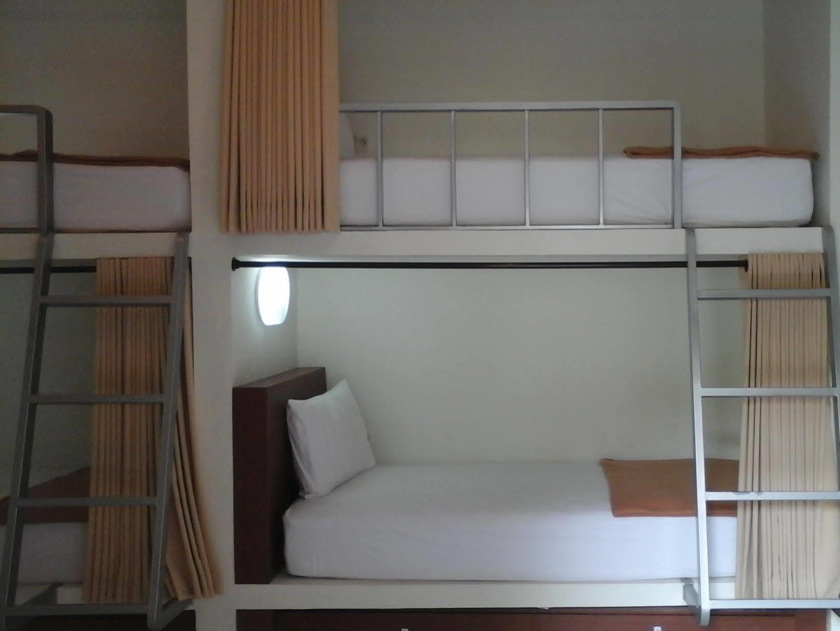 Mirah Hostel Legian  Ngoại thất bức ảnh